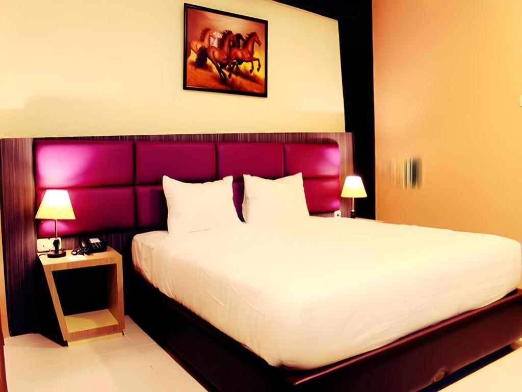 Asoka Luxury Hotel Bandar Lampung Luaran gambar
